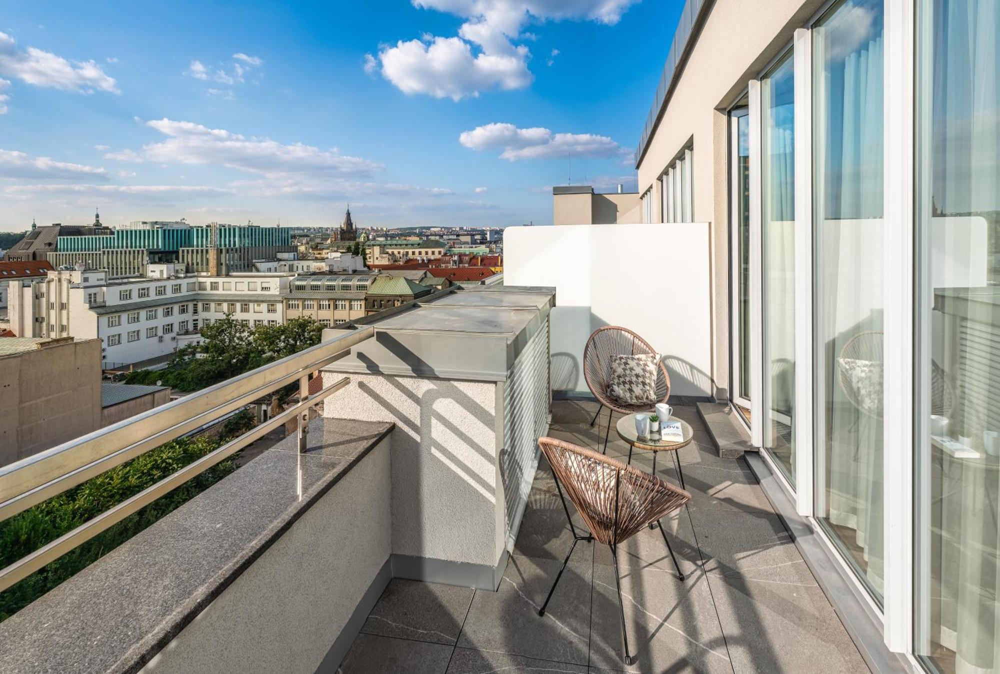 Vn17 Rooftop Suites By Adrez Prague Exterior photo